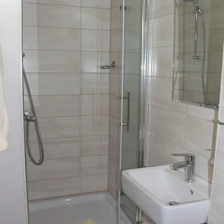 Stars Essener Strasse Apartament *