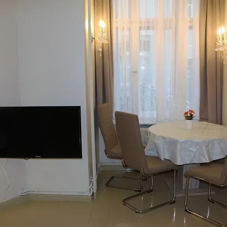 Stars Essener Strasse * Berlin